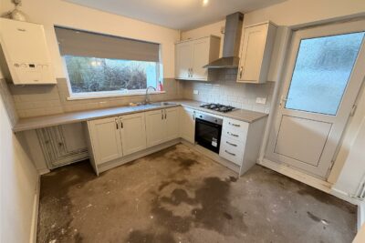 house for rent commercial street