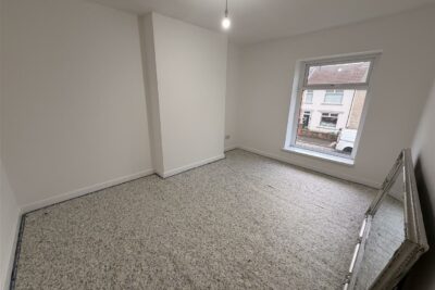 house for rent commercial street