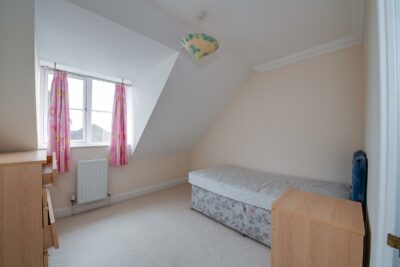 room for rent 12 maple wood