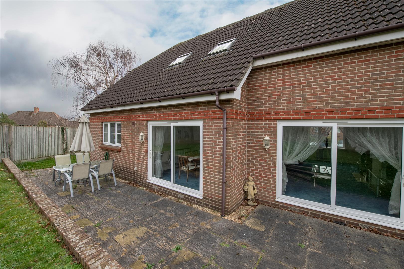 room for rent 12 maple wood