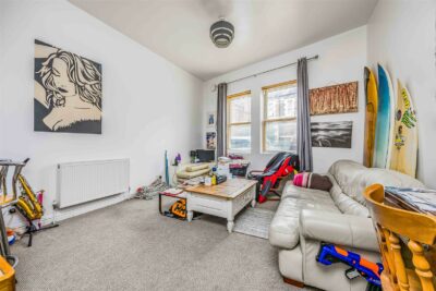 flat for sale victoria road north