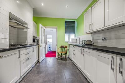 house for sale gladys avenue