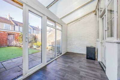 house for sale gladys avenue