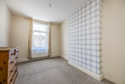 house for sale gladys avenue