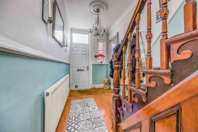 house for sale gladys avenue