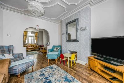 house for sale gladys avenue