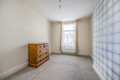 house for sale gladys avenue