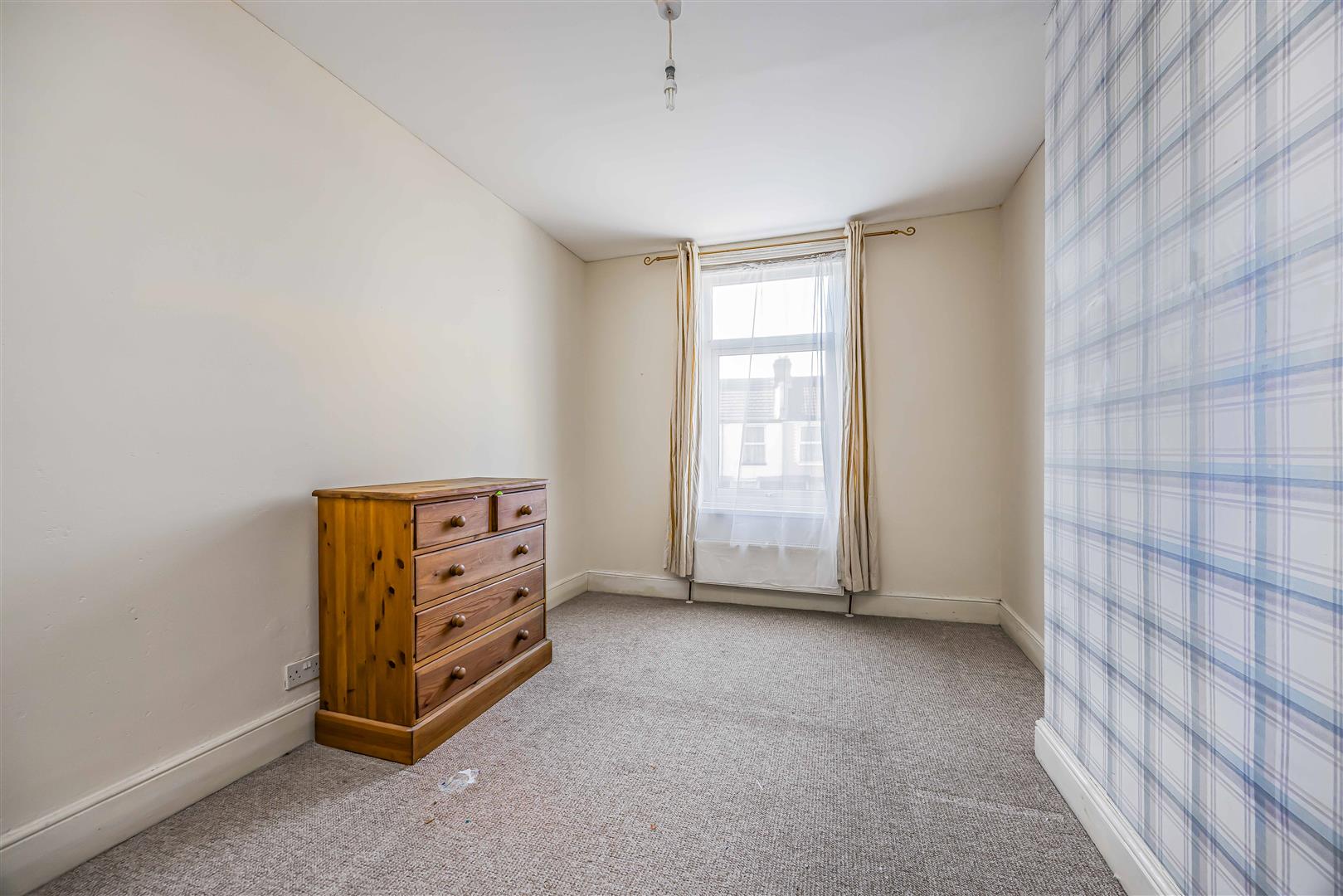 house for sale gladys avenue