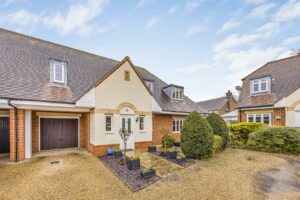 house - semi-detached for sale clarendon close