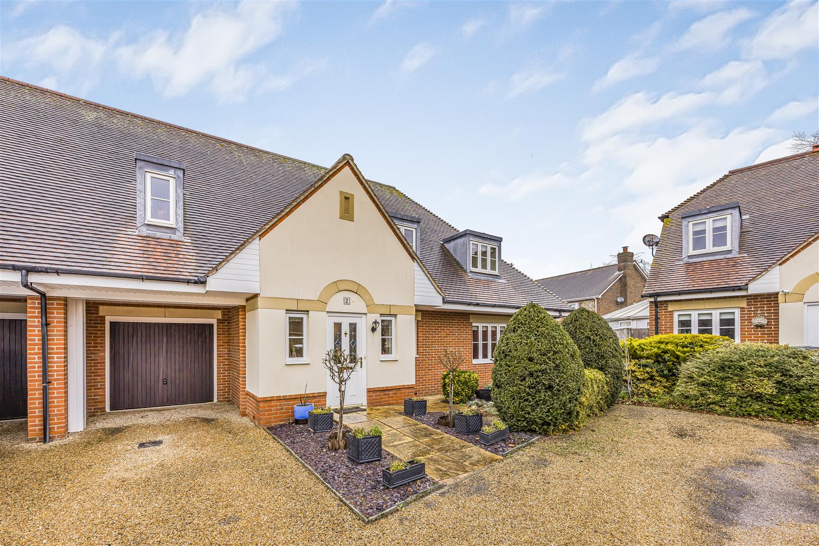 house - semi-detached for sale clarendon close