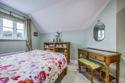 house - semi-detached for sale clarendon close