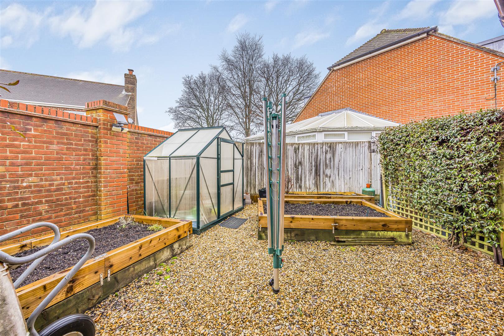 house - semi-detached for sale clarendon close