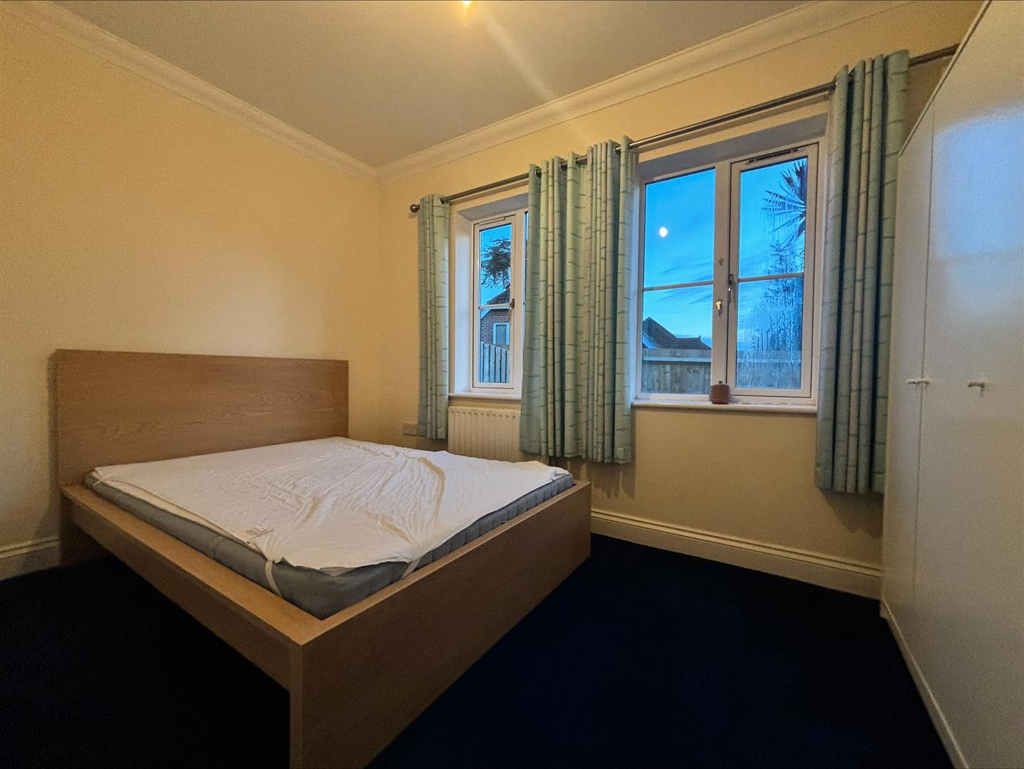 room for rent 12 maple wood