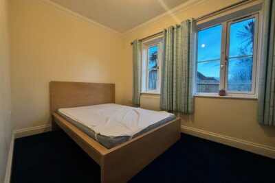 room for rent 12 maple wood