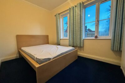 room for rent 12 maple wood