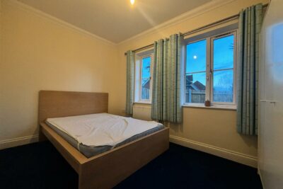 room for rent 12 maple wood