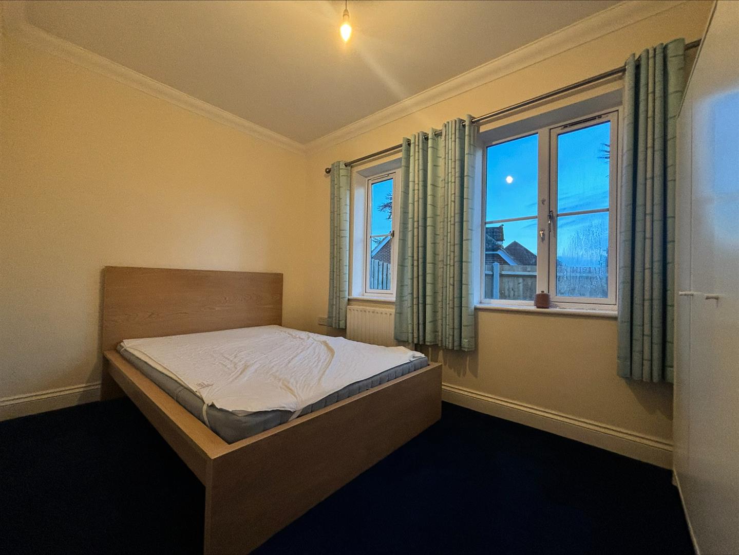 room for rent 12 maple wood