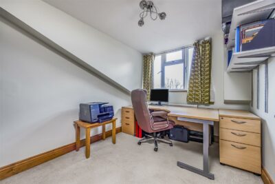 house - detached for sale south lane