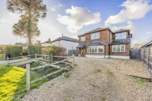 house - detached for sale south lane