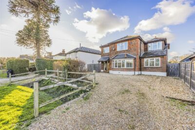 house - detached for sale south lane