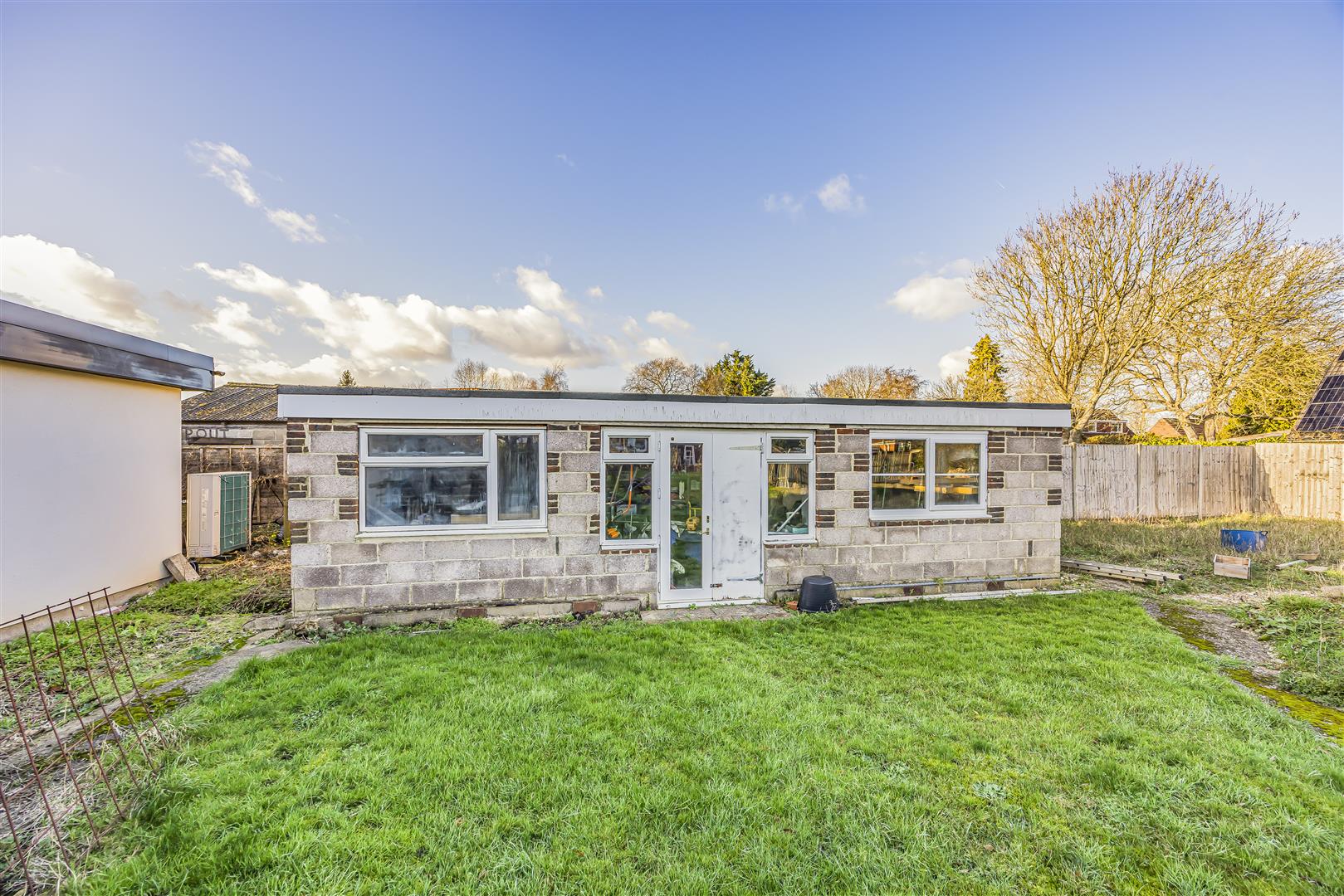 house - detached for sale south lane