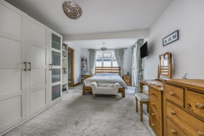 house - detached for sale south lane