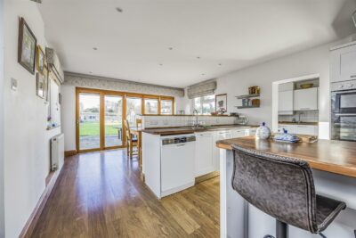 house - detached for sale south lane