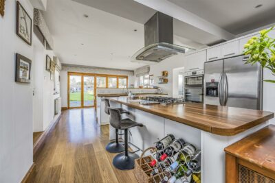 house - detached for sale south lane