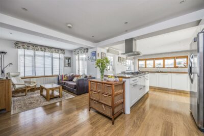 house - detached for sale south lane