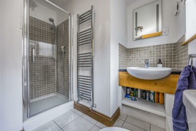 house - detached for sale south lane