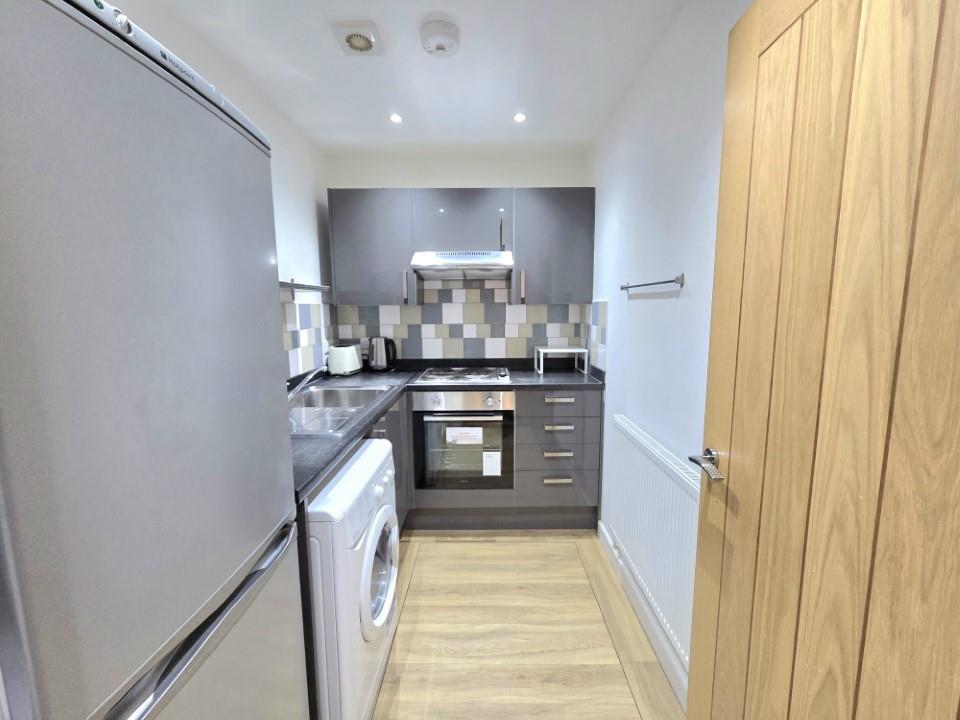 flat for rent isambard brunel road