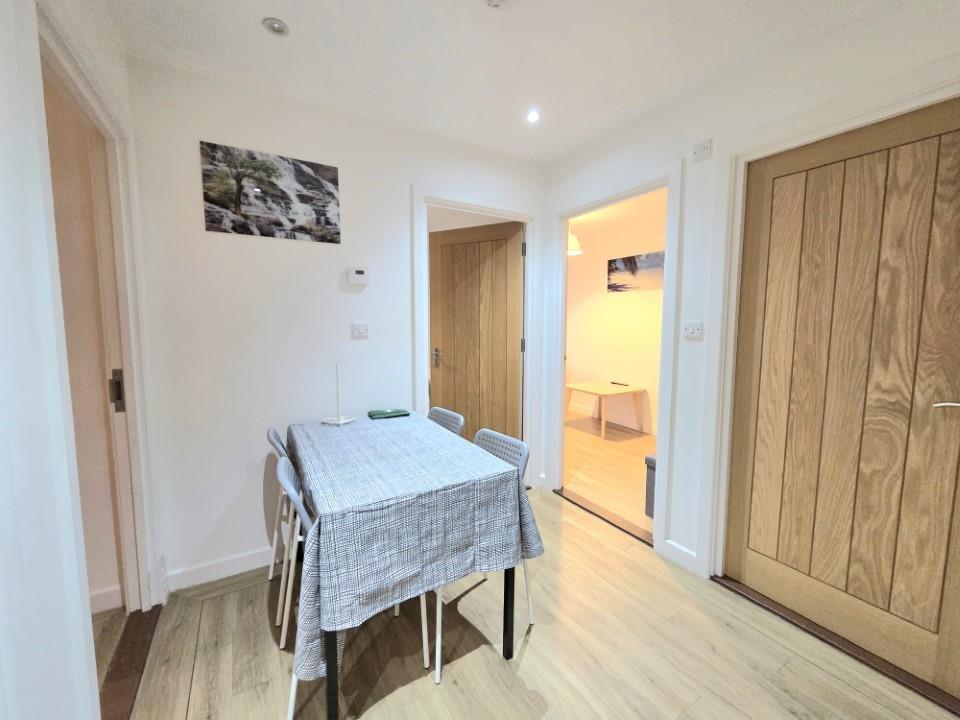 flat for rent isambard brunel road