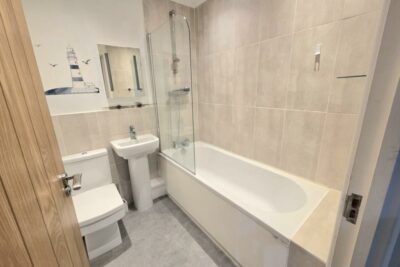 flat for rent isambard brunel road