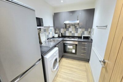 flat for rent isambard brunel road
