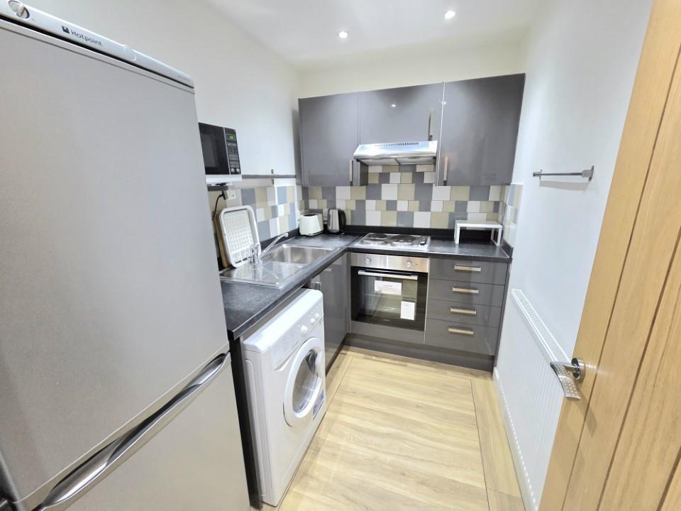 flat for rent isambard brunel road