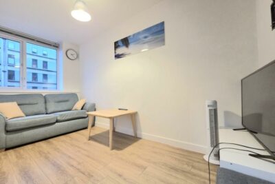 flat for rent isambard brunel road