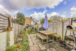 house - terraced for sale whyke lane