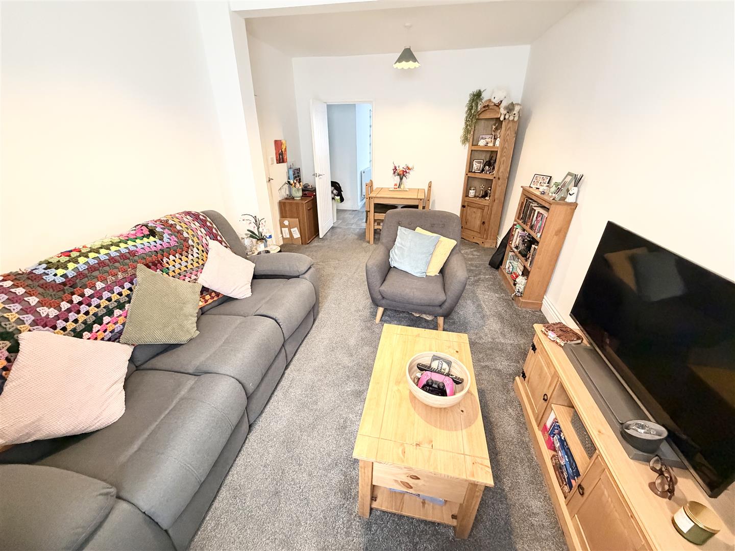 house - terraced for rent tynybedw street