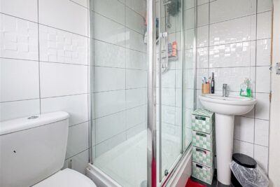 room for rent queen street