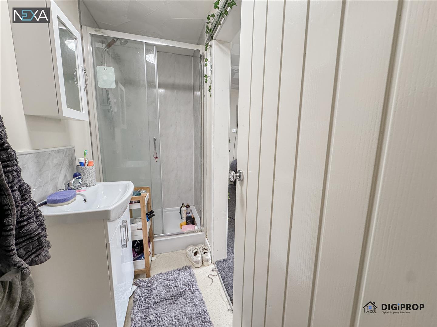 room for rent tower street