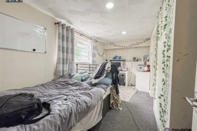 room for rent tower street