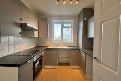 flat for rent winsor close