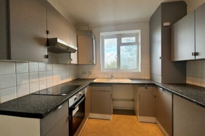 flat for rent winsor close