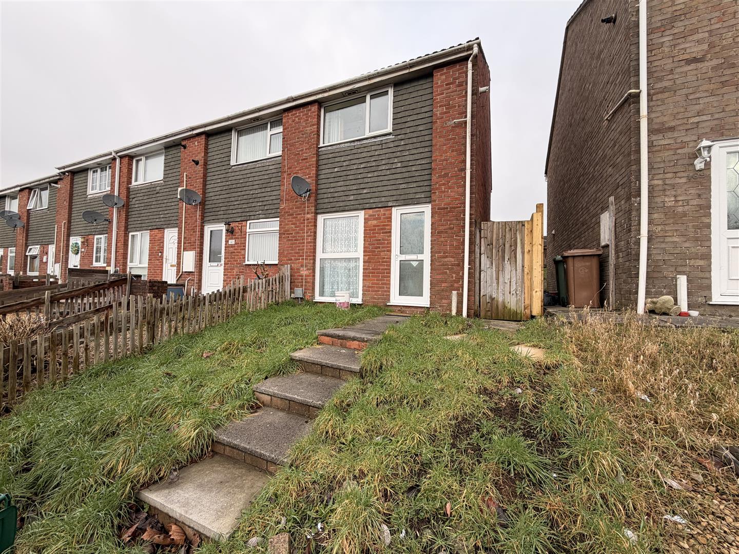 house - semi-detached for rent pen y cae