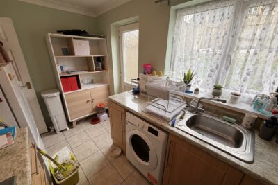 house - semi-detached for rent pen y cae