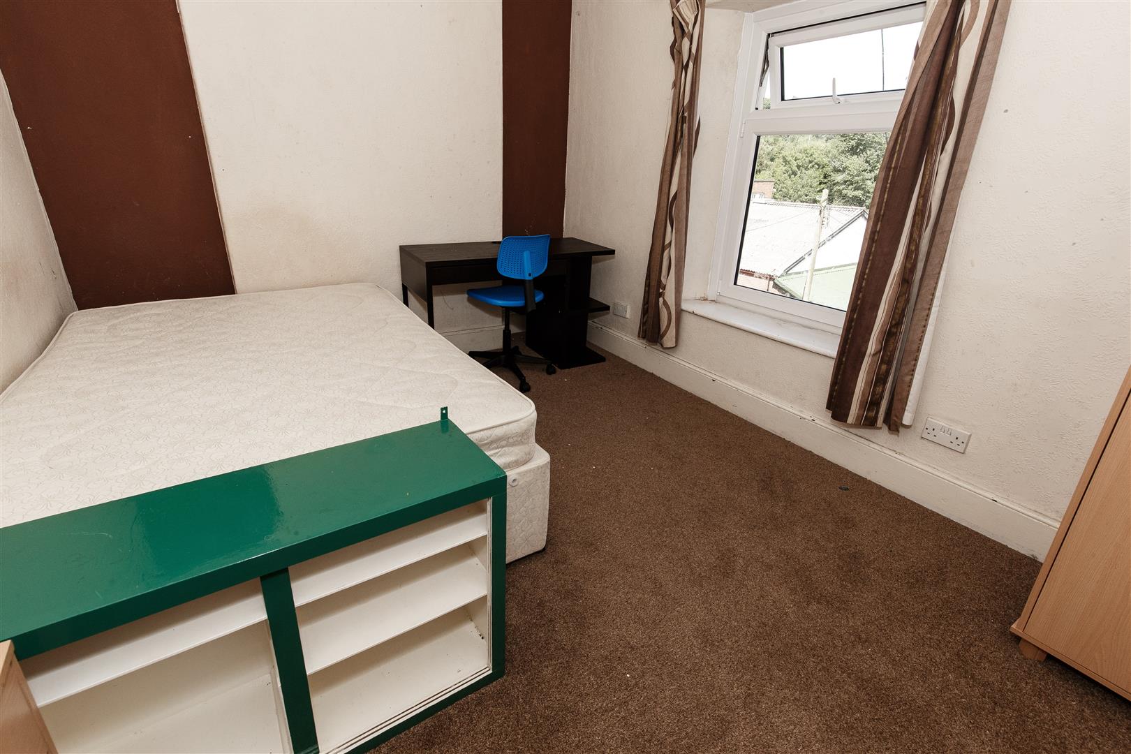 house - terraced for rent broadway