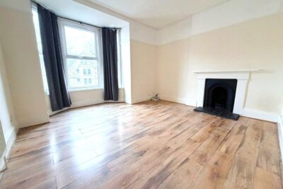 flat for rent victoria road north