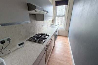 flat for rent victoria road north