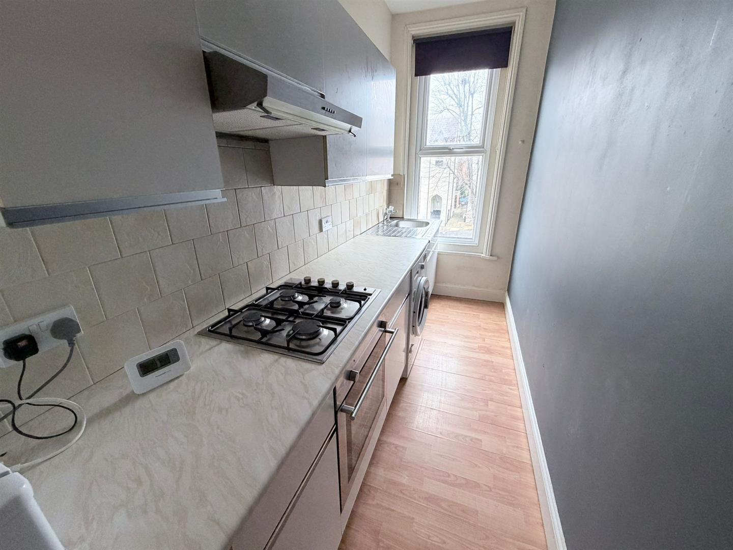 flat for rent victoria road north