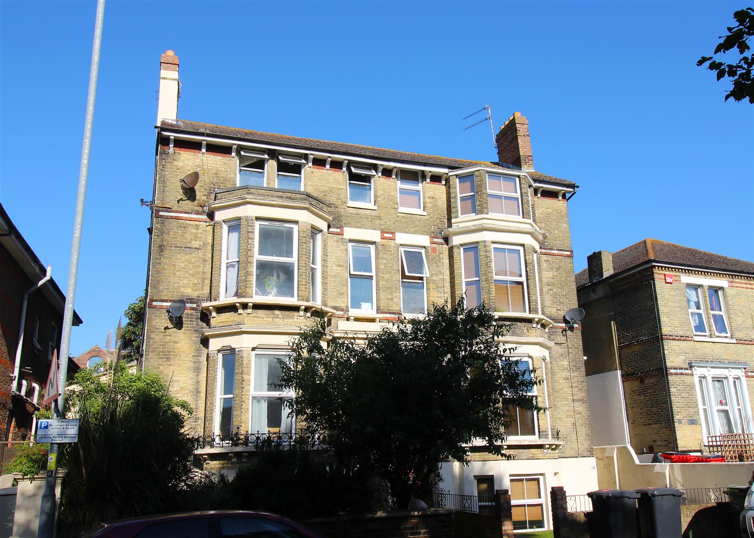 flat for rent victoria road north